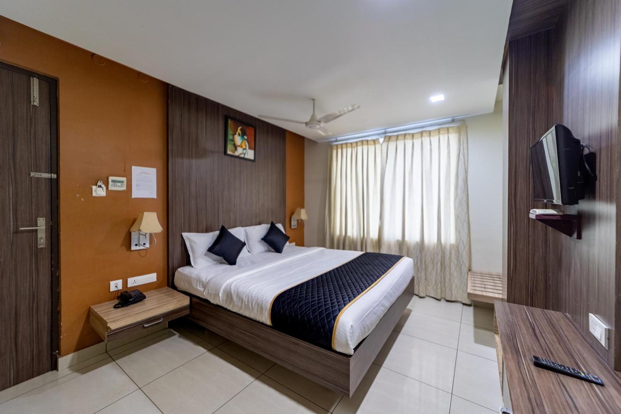 Hotel Ranas Residency à Tiruchirappalli Extérieur photo